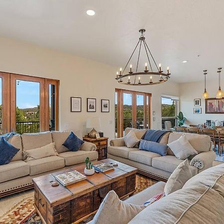 Close To Fresh Creek! Sleeps 12 ~ Amazing Views W/Serene Open Space ~ Hot Tub + Game Room ~ Trails Outside Sedona Kültér fotó