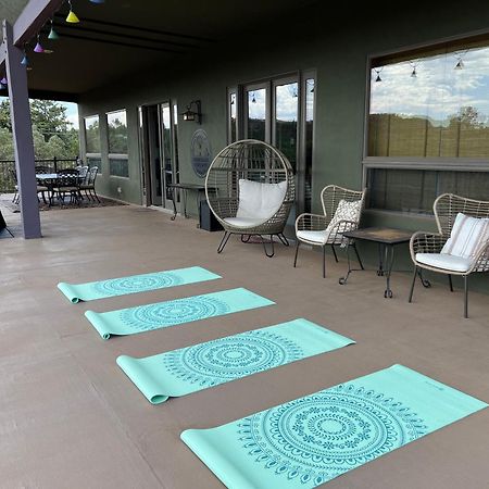 Close To Fresh Creek! Sleeps 12 ~ Amazing Views W/Serene Open Space ~ Hot Tub + Game Room ~ Trails Outside Sedona Kültér fotó
