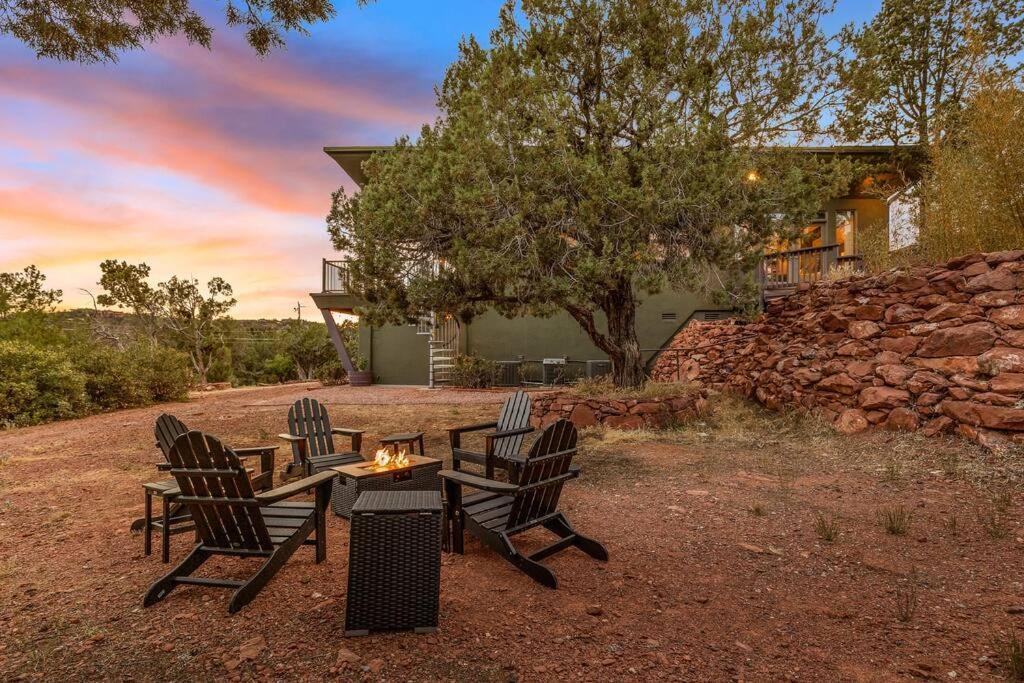 Close To Fresh Creek! Sleeps 12 ~ Amazing Views W/Serene Open Space ~ Hot Tub + Game Room ~ Trails Outside Sedona Kültér fotó