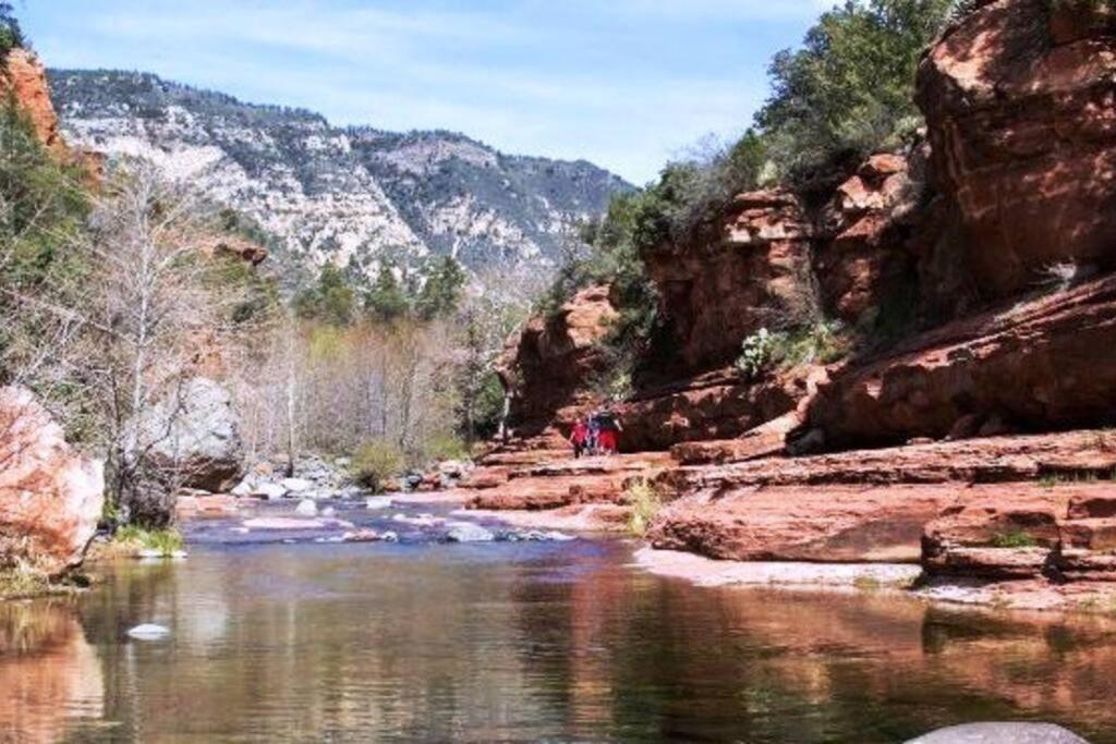 Close To Fresh Creek! Sleeps 12 ~ Amazing Views W/Serene Open Space ~ Hot Tub + Game Room ~ Trails Outside Sedona Kültér fotó