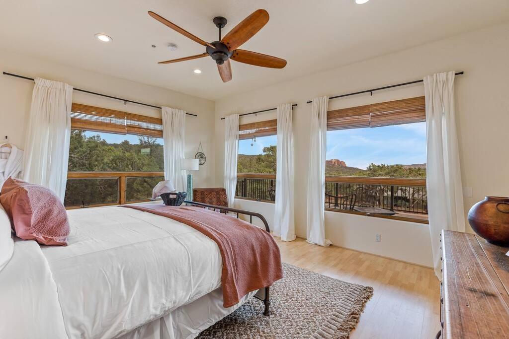 Close To Fresh Creek! Sleeps 12 ~ Amazing Views W/Serene Open Space ~ Hot Tub + Game Room ~ Trails Outside Sedona Kültér fotó