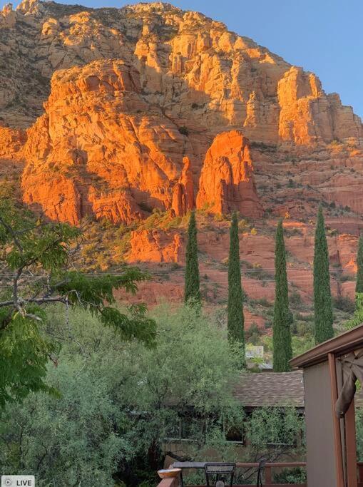 Close To Fresh Creek! Sleeps 12 ~ Amazing Views W/Serene Open Space ~ Hot Tub + Game Room ~ Trails Outside Sedona Kültér fotó