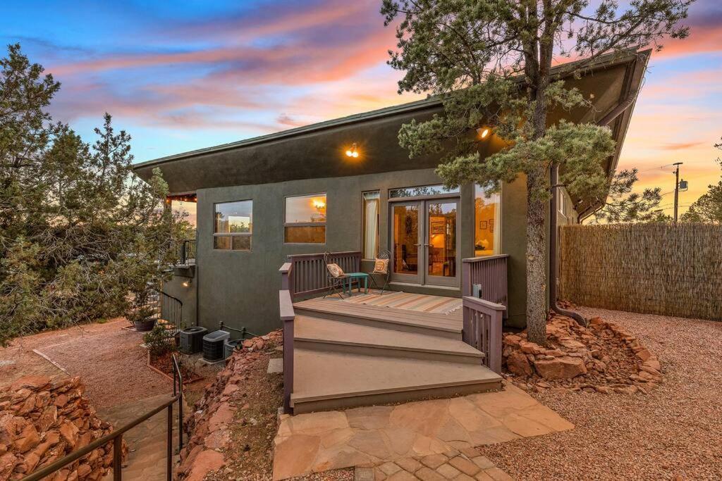 Close To Fresh Creek! Sleeps 12 ~ Amazing Views W/Serene Open Space ~ Hot Tub + Game Room ~ Trails Outside Sedona Kültér fotó