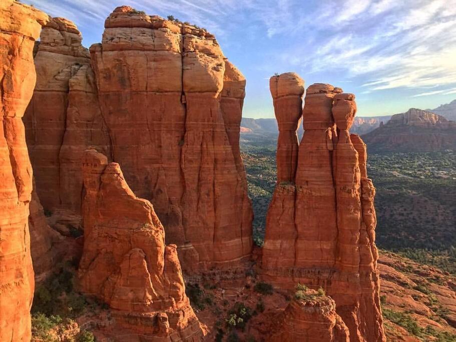 Close To Fresh Creek! Sleeps 12 ~ Amazing Views W/Serene Open Space ~ Hot Tub + Game Room ~ Trails Outside Sedona Kültér fotó